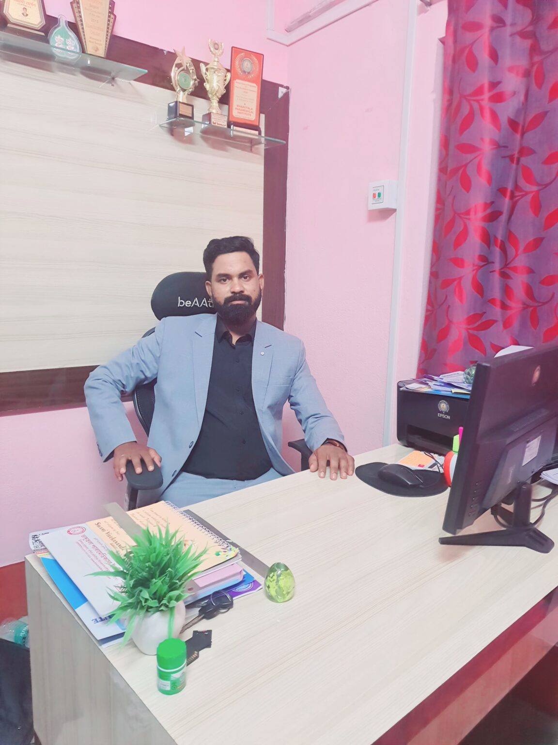 Toton Das Administrator